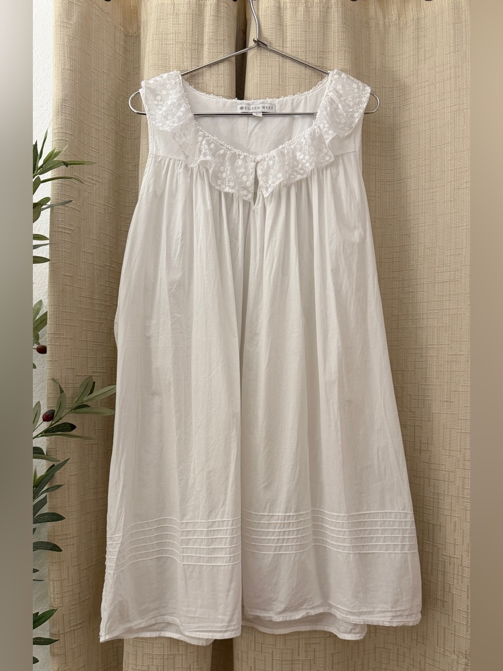 Eileen West White Ruffled Eyelet 100% Cotton CottageCore Feminine Nightgown